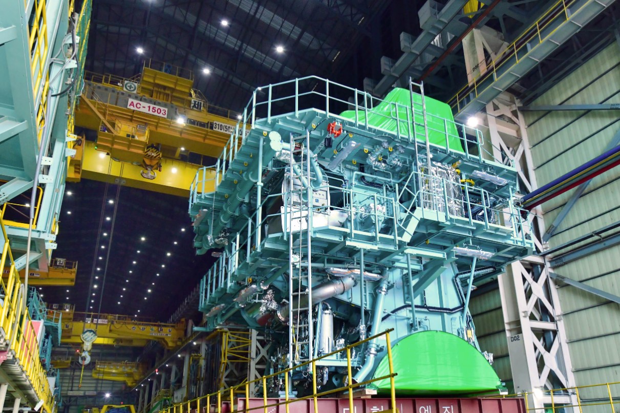 A marine engine manufactured as an outsourced project for Hyundai Heavy Industries.